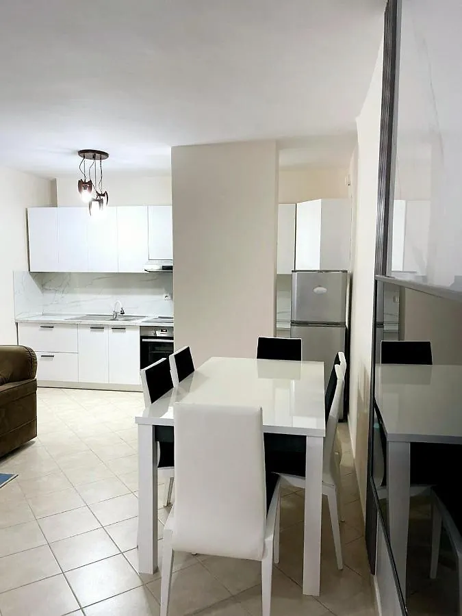 Apartment New Bazaar 2 Bed Rooms With Free Garage Tirana